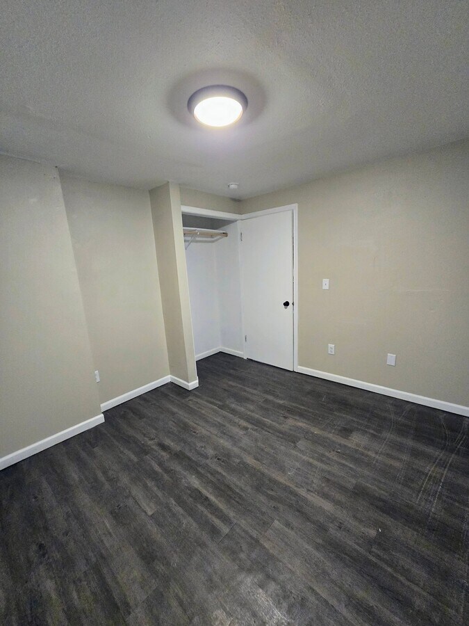 Photo - 103 S Sawyer St Unit B6