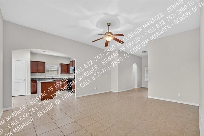 Photo - 2126 Redbud Dr