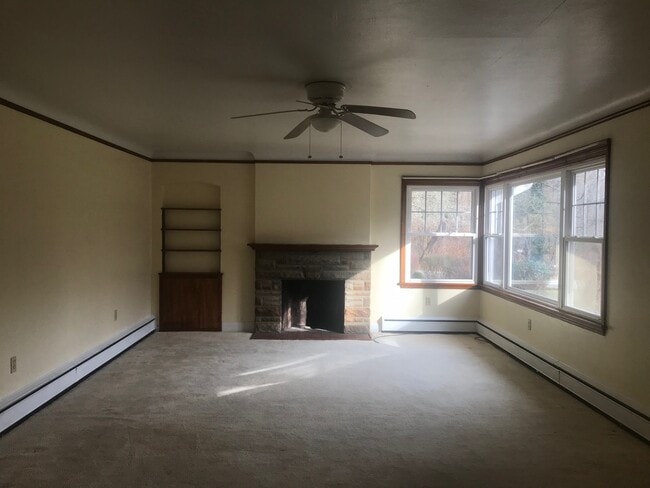 Photo - 821 Lakeview Ave