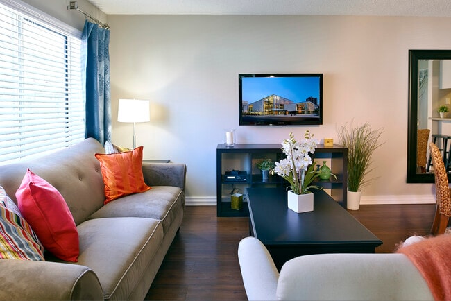 Building Photo - Southwind Village Rental