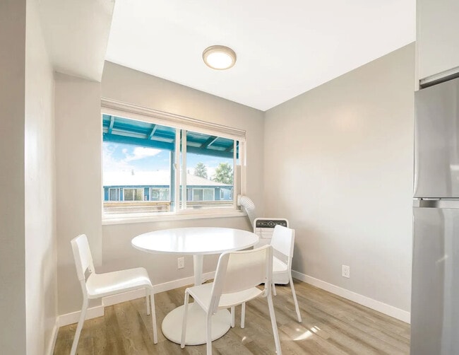 Kitchen 1 - 186-192 Selwyn Dr Unit 2