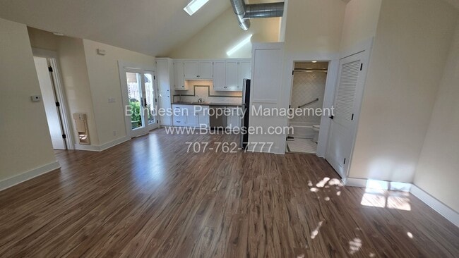 Photo - 342 Church St