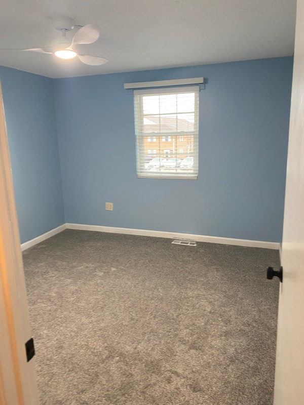 Photo - 105 Elmwood Dr