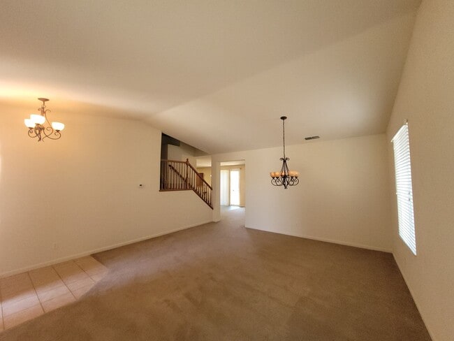 Photo - Lincoln 4 bedroom on quiet court.