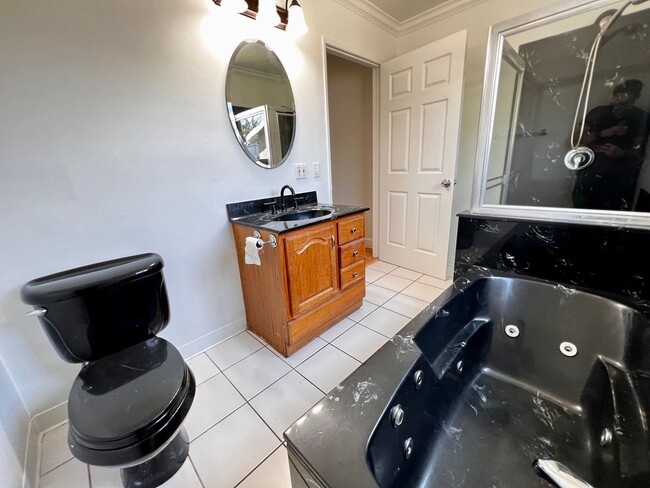 Photo - 4 BED HOUSE with Garage, Yard, Pets Consid...