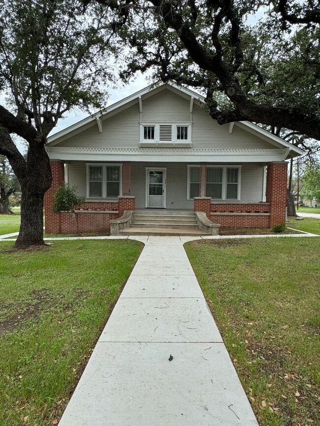 Building Photo - Charming Remodeled Home in West Lampasas