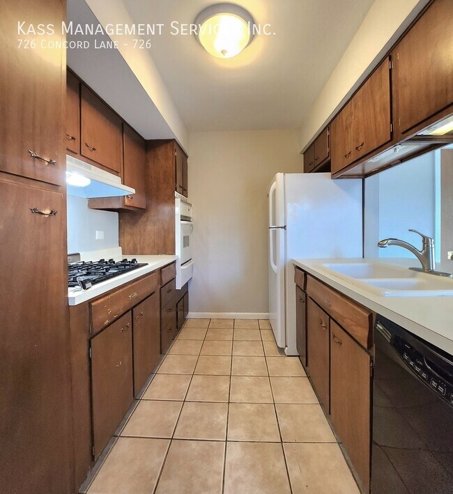 Photo - 726 Concord Ln Unit 726