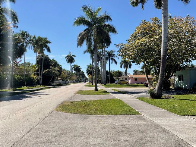 Photo - 1443 Harding St