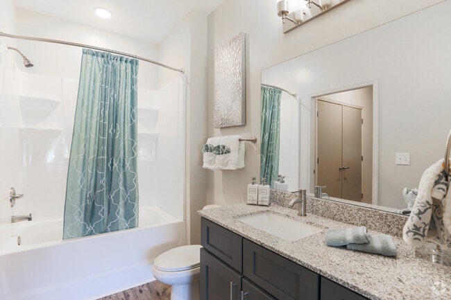 1BR, 1BA - 808 SF