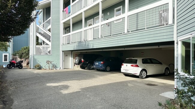 Building Photo - 2018 Ninth St Unit A