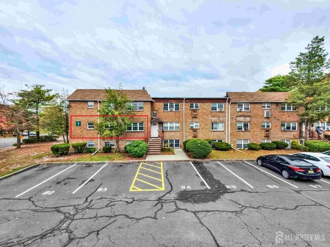 Building Photo - 14 College Dr