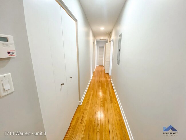 45 N Paulina St Unit 2
