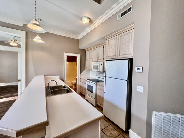 Photo - 340 Campbell Ave