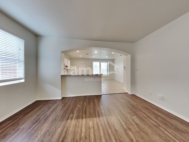 Photo - 2643 Basswood Dr