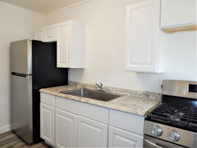Photo - 638 Glazebrook St