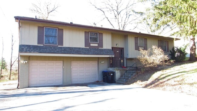 Building Photo - 1108 10th St Unit B