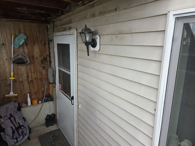 Photo - 16479 Frontage Rd
