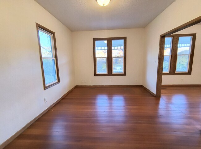 Photo - 2705 College Dr