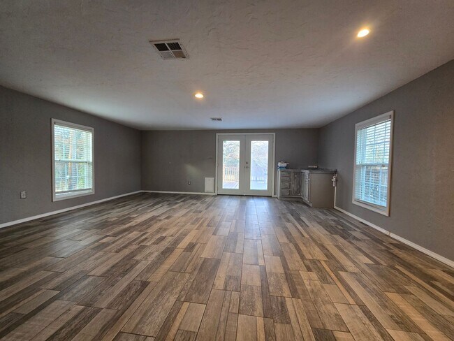 Photo - 4 bedroom 2 bath home in Seminole!