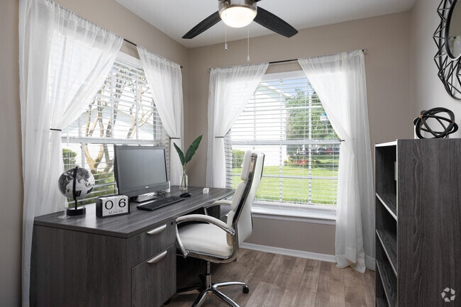 1BR, 1BA - 675SF - Den - Highpoint Club