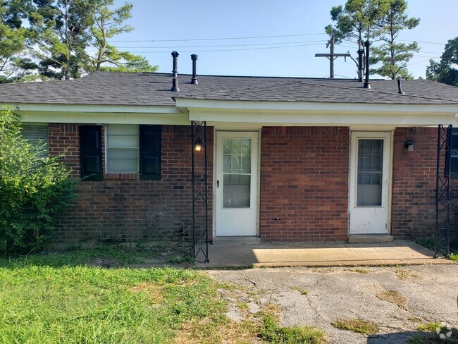 Building Photo - Adorable Duplex | Available for Immediate ... Rental