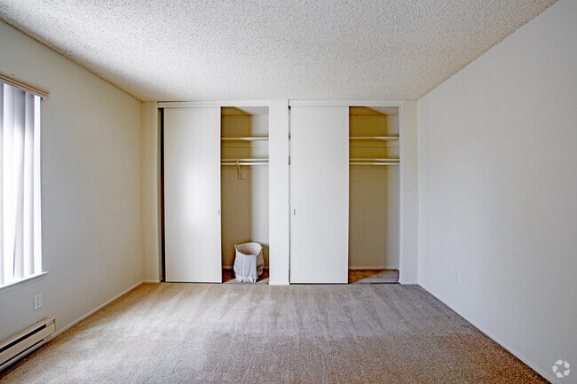 1BR, 1BA- 717SF