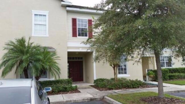 Building Photo - This beautiful and well-kept townhouse features 3 Bedrooms and 3 Bathrooms located at Trafalgar V...