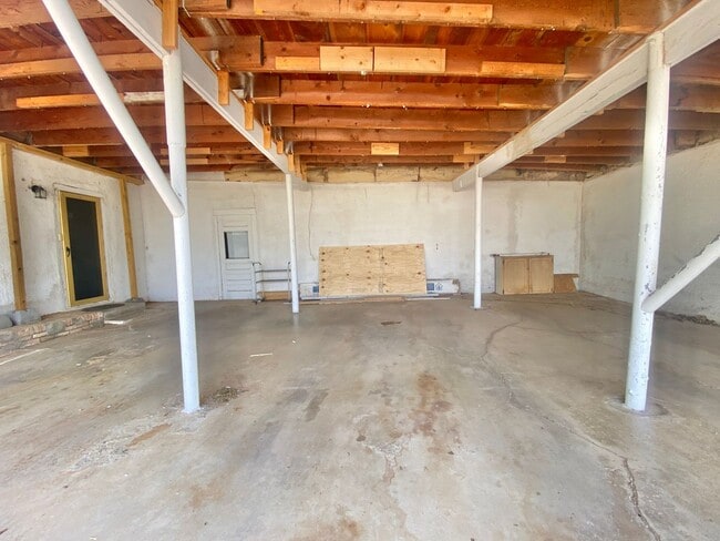 Photo - 2019 42nd St Unit Main