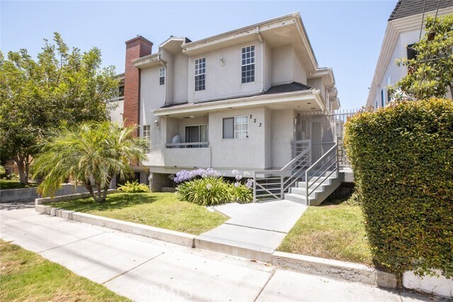Photo - 223 N Adams St Townhome