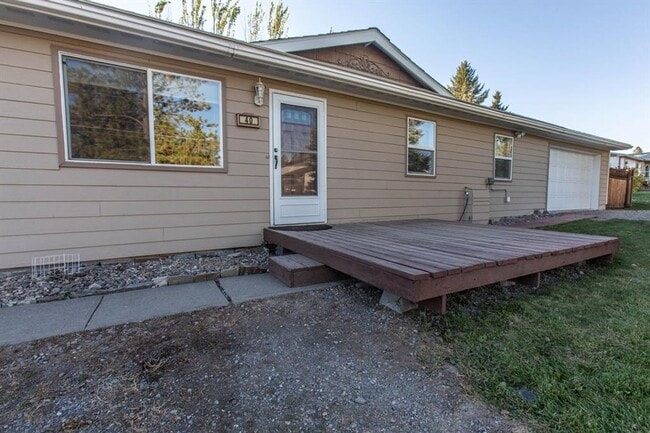 3 Bed 1 Bath Town House Large Fenced yard - 3 Bed 1 Bath Town House Large Fenced yard