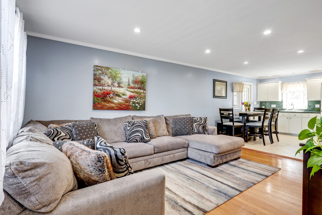 Living Room - 969 Braun Ter (Union, NJ)