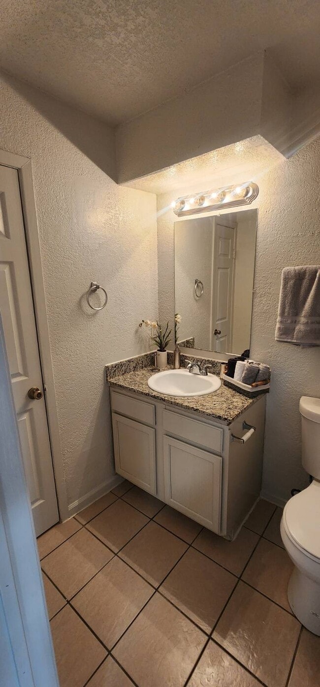 Photo - Hillside Chateau Apartments