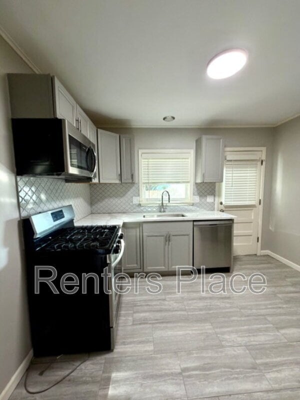 Photo - 1528 S St Louis Ave