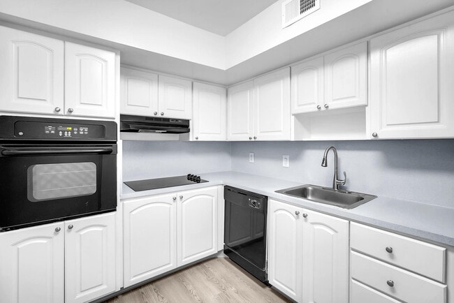 Photo - 100 Kings Point Dr Unit 1020