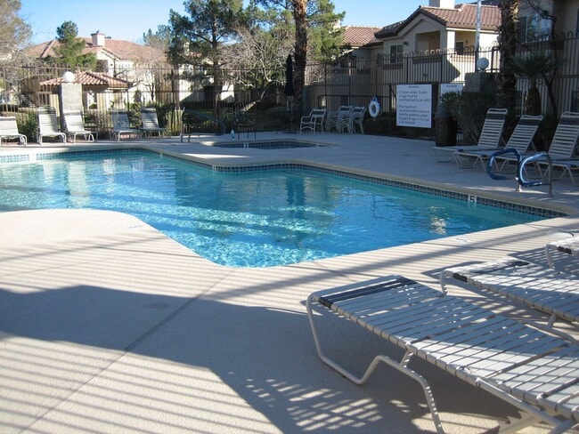 Photo - Condo on 2nd floor - Move-in Ready - 3 bed... Unit 2011