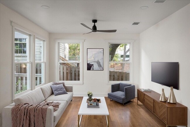 Photo - 1629 W 12th St