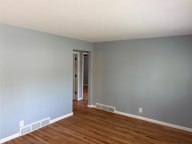 Photo - 2415 Chesstal St