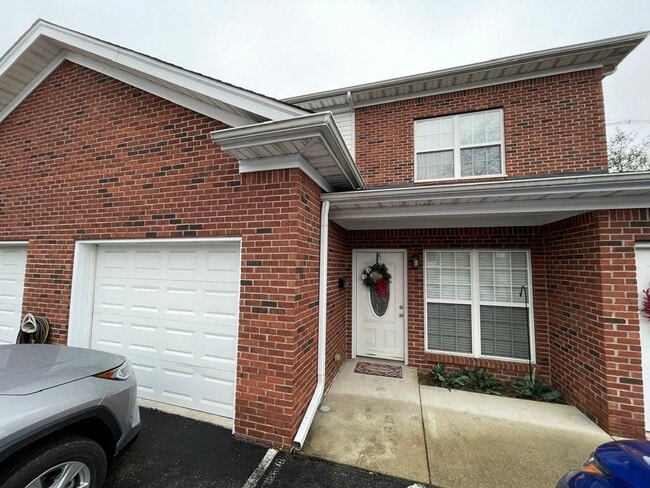 Photo - 2 Bed 2 Full Bath Condo w/ Garage For Rent Unidad # 6