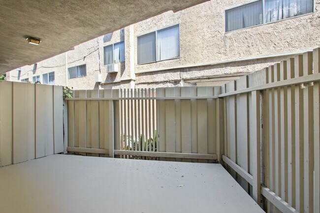 Photo - 3625 Mentone Ave