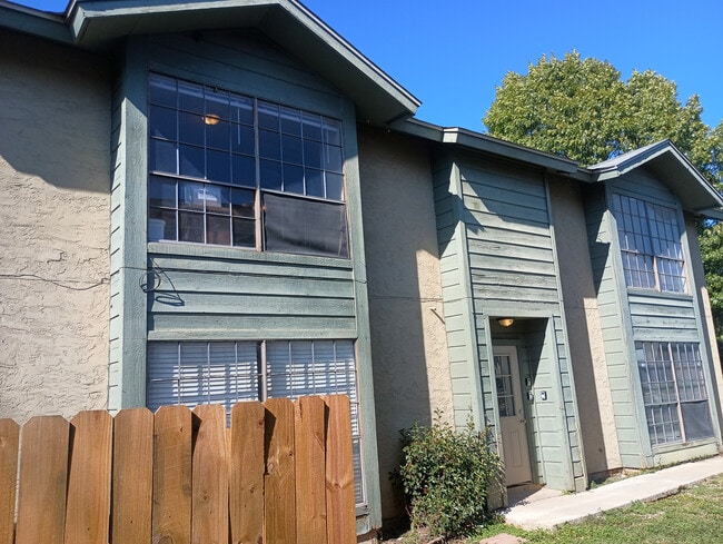 Photo - Room in Apartment on Starcrest Dr