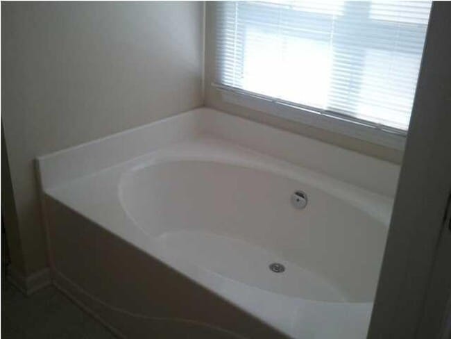 Photo - 4Br 2.5Ba in Grand Oaks
