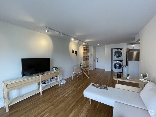 Building Photo - 255 Beacon St Unit 4 Rental