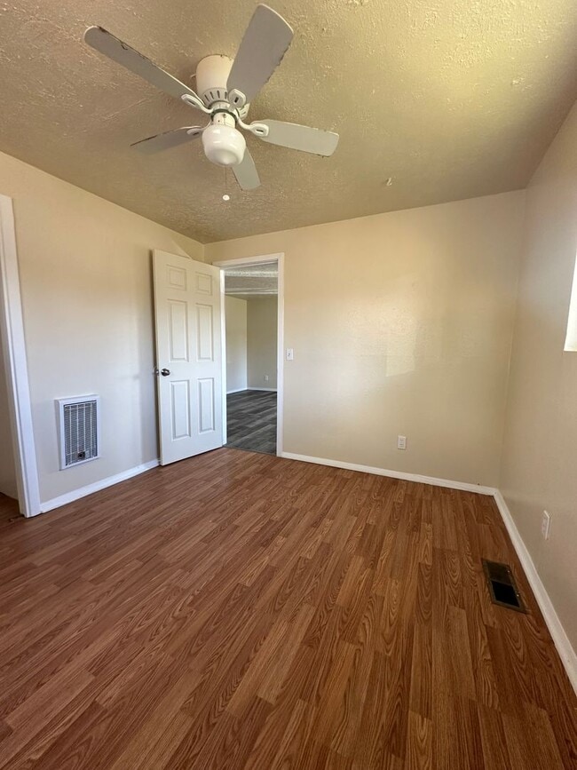 Photo - 1037 Laurel St