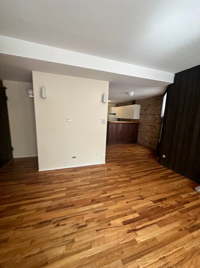 Photo - 602 W Surf St Unit 2BD
