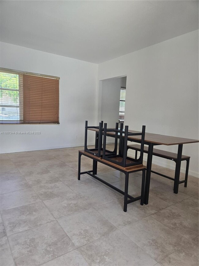 Photo - 250 SE Park St Unit 4