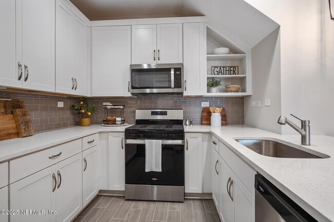 Photo - 698 Cherry Elm Dr