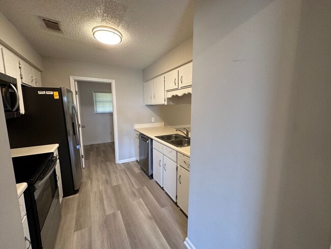 Photo - 906 Willowbrook Dr