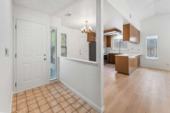 Photo - 101 Claim Ct