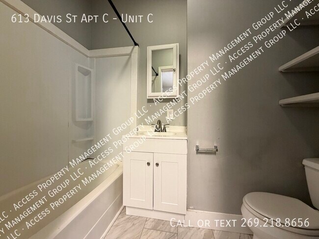 Photo - 613 Davis St