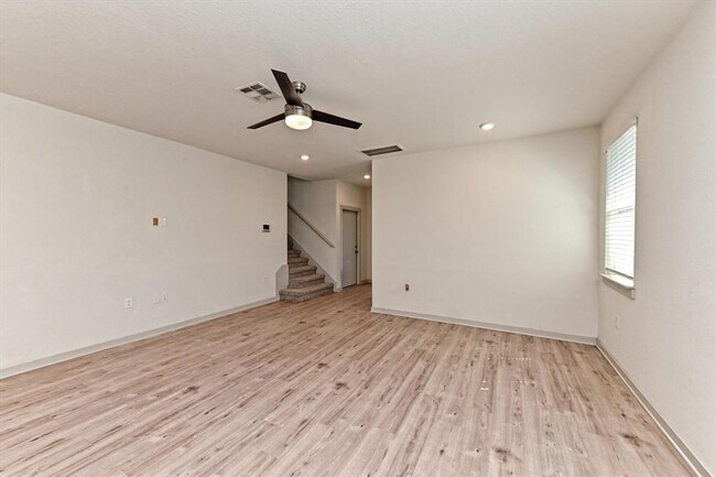 Photo - 13700 Lubeck Dr